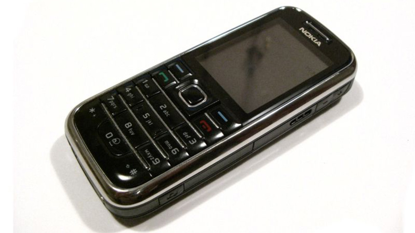 "Nokia 6233" by Zephyris at the English language Wikipedia. Licensed under CC BY-SA 3.0 via Wikimedia Commons - https://commons.wikimedia.org/wiki/File:Nokia_6233.jpg#/media/File:Nokia_6233.jpg