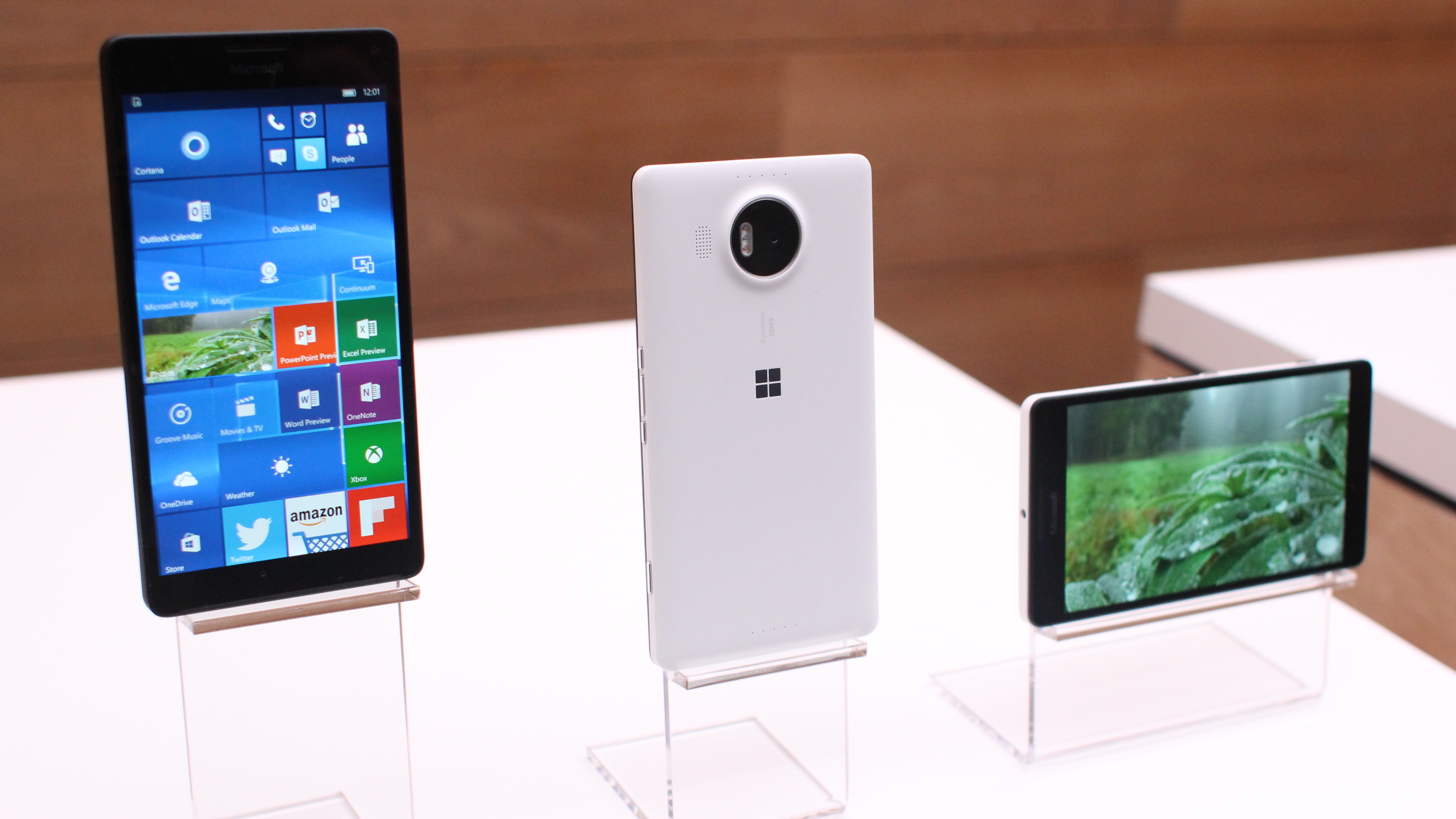 lumia 950 hero