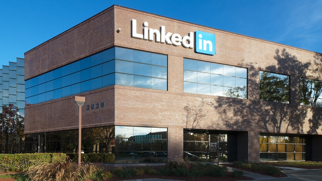 Microsoft Acquisition of LinkedIn is Cleared by Regulators
