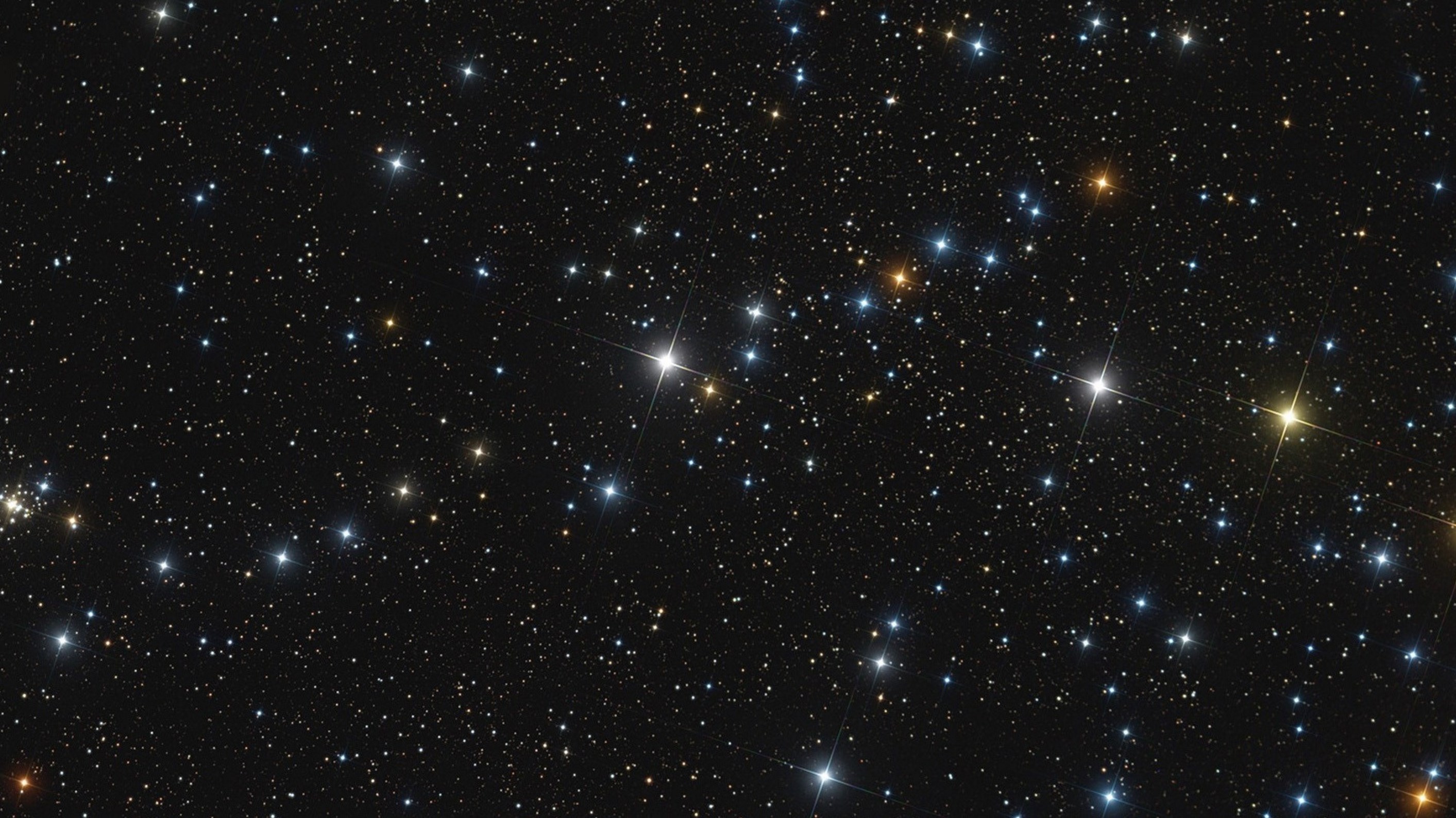 По темному небу золотым узором звезд написано. Каскад Кембла астеризм. Космос звезды. Звездное небо космос. Звездный фон.