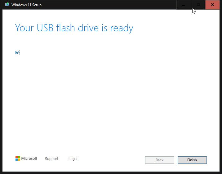 Download of Windows 11 media to the USB drive is complete